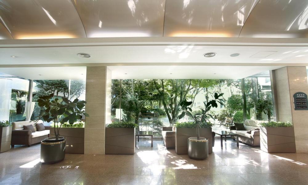 Admiral Hotel Кодже Екстериор снимка