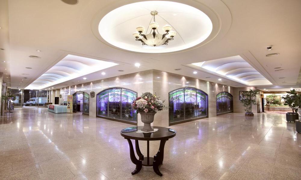 Admiral Hotel Кодже Екстериор снимка
