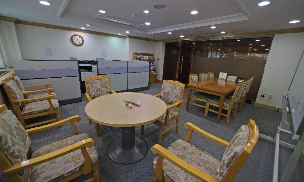 Admiral Hotel Кодже Екстериор снимка