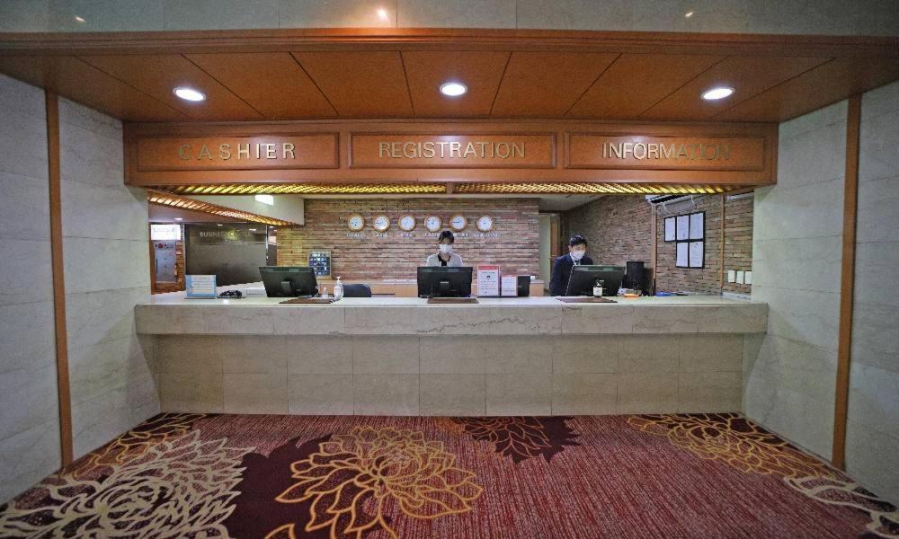 Admiral Hotel Кодже Екстериор снимка