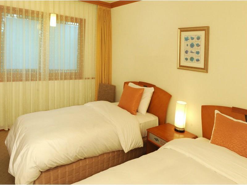 Admiral Hotel Кодже Екстериор снимка